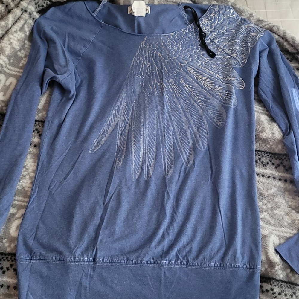 Long sleeve tee